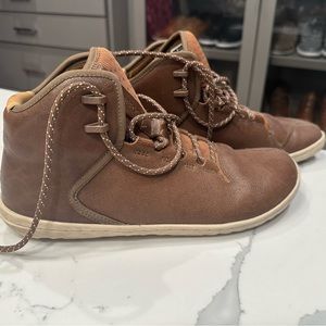 Mens Vivo Barefoot boots. Size 42. Excellent condition